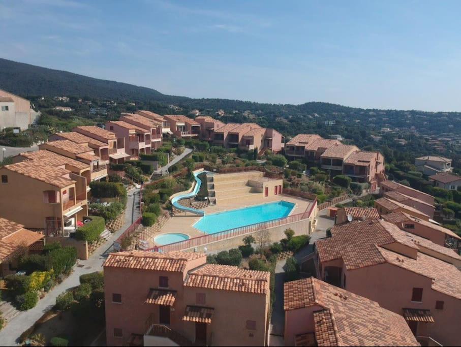 Terrasse De 30M2 Vue Mer Panoramique 1 Chambre Apartment กาวาแลร์-ซูร์-แมร์ ภายนอก รูปภาพ